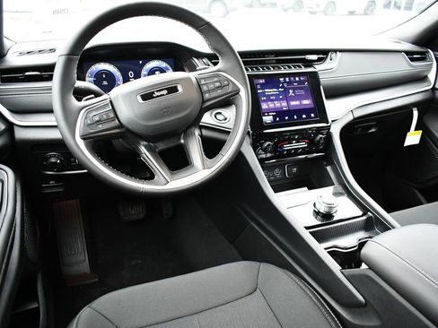 New 2026 Jeep Grand Cherokee L 4WD image 10