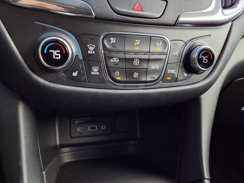 Used 2020 Chevrolet Equinox LT w/ Sport Edition image 20