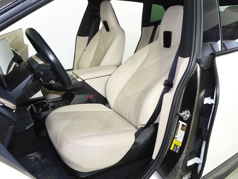 Used 2023 BMW iX xDrive50 w/ Sport Package image 21