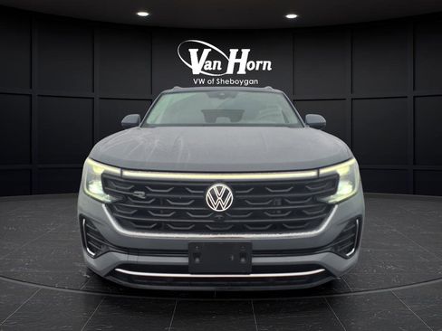 Used 2024 Volkswagen Atlas Cross Sport SEL Premium R-Line image 9
