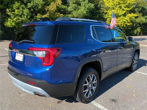 Used 2023 GMC Acadia SLT image 4