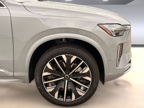 New 2026 Volvo XC90 B6 Plus w/ Protection Package Premier AWD/4WD image 11