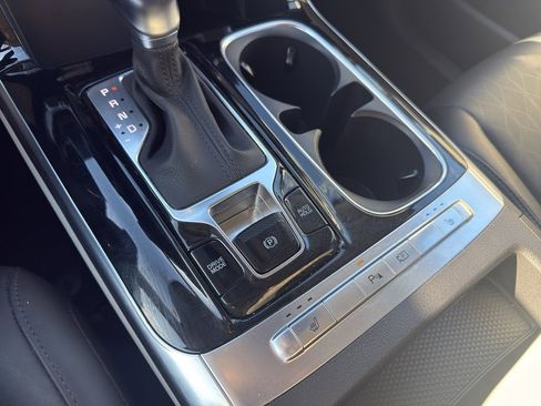 Used 2024 Kia Carnival EX image 21