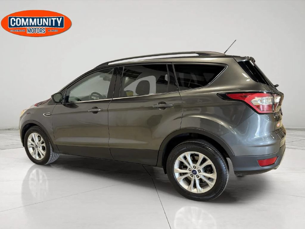 Used 2017 Ford Escape SE w/ SE Leather Comfort Package FWD image 4