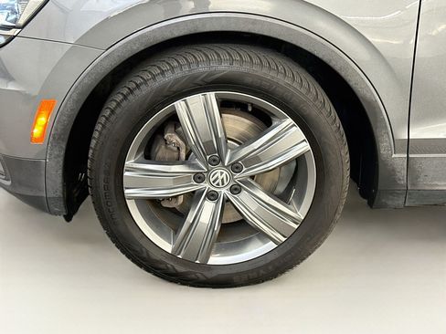 Used 2018 Volkswagen Tiguan SEL Premium w/ 3rd Row Seat Package AWD/4WD image 37