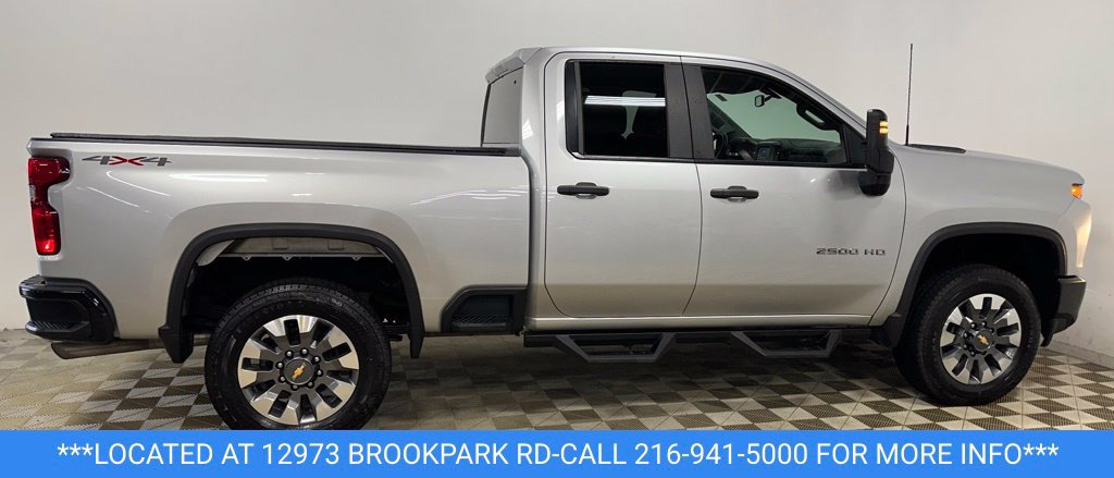 Used 2022 Chevrolet Silverado 2500 Custom w/ Custom Value Package AWD/4WD image 5
