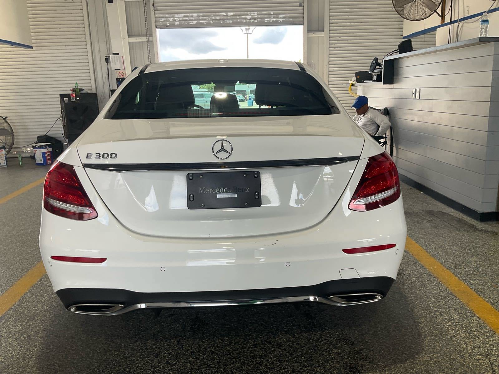 Used 2018 Mercedes-Benz E 300 image 9