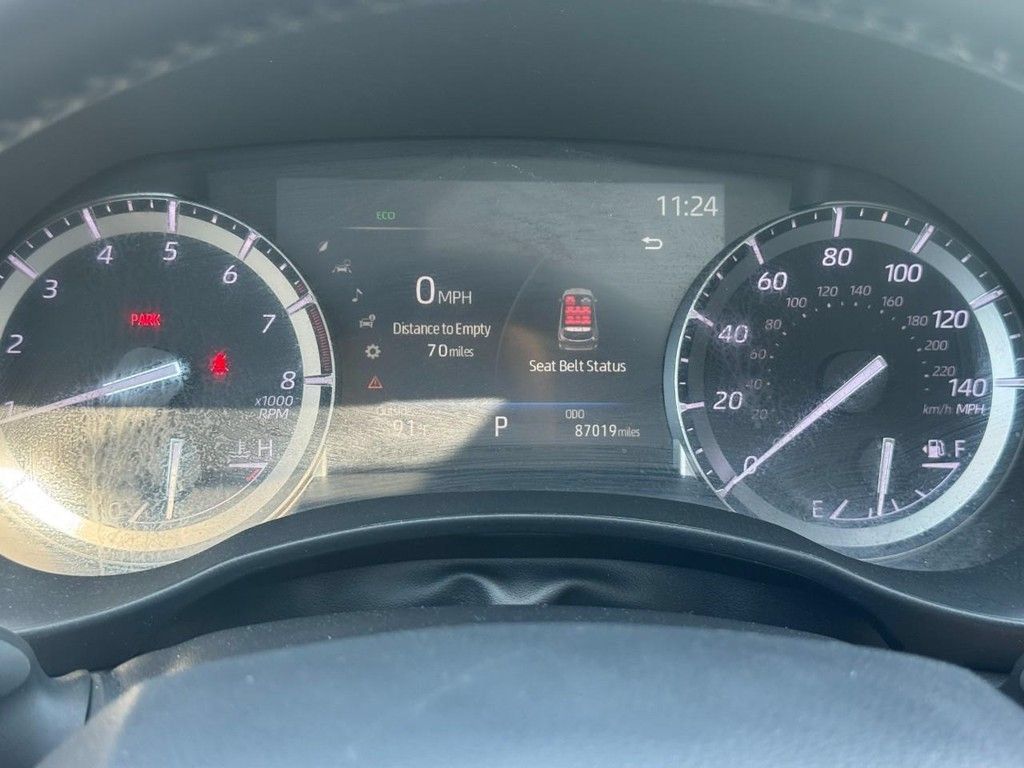 Used 2022 Toyota Highlander XLE AWD/4WD image 29
