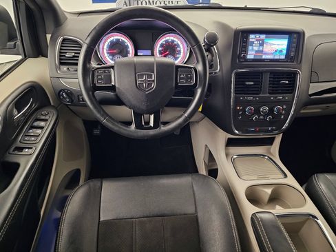 Used 2019 Dodge Grand Caravan SXT FWD image 7