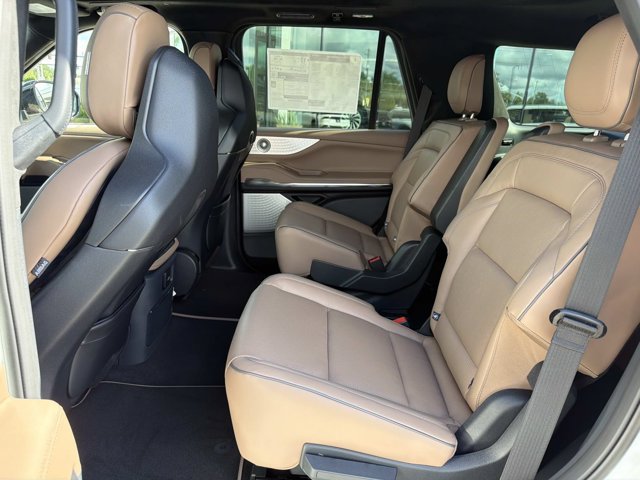 New 2027 Lincoln Navigator Black Label AWD/4WD image 14