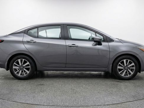 Used 2025 Nissan Versa SV image 11
