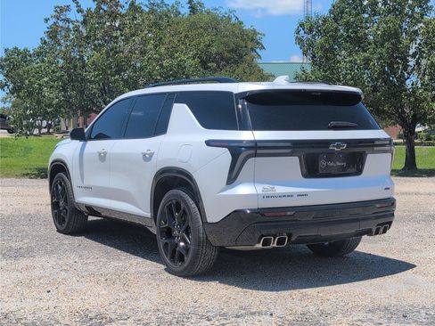 Used 2024 Chevrolet Traverse RS w/ LPO, Floor Liner Package AWD/4WD image 3
