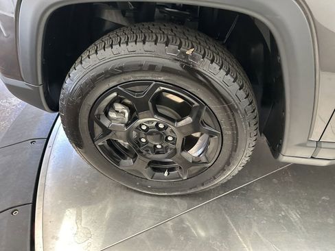 Used 2023 Jeep Compass Trailhawk image 29