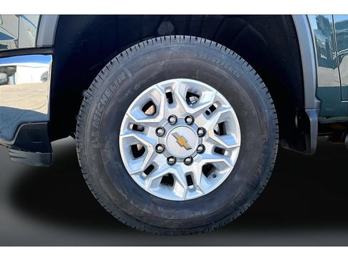 Used 2025 Chevrolet Silverado 2500 LT w/ Safety Package AWD/4WD image 35