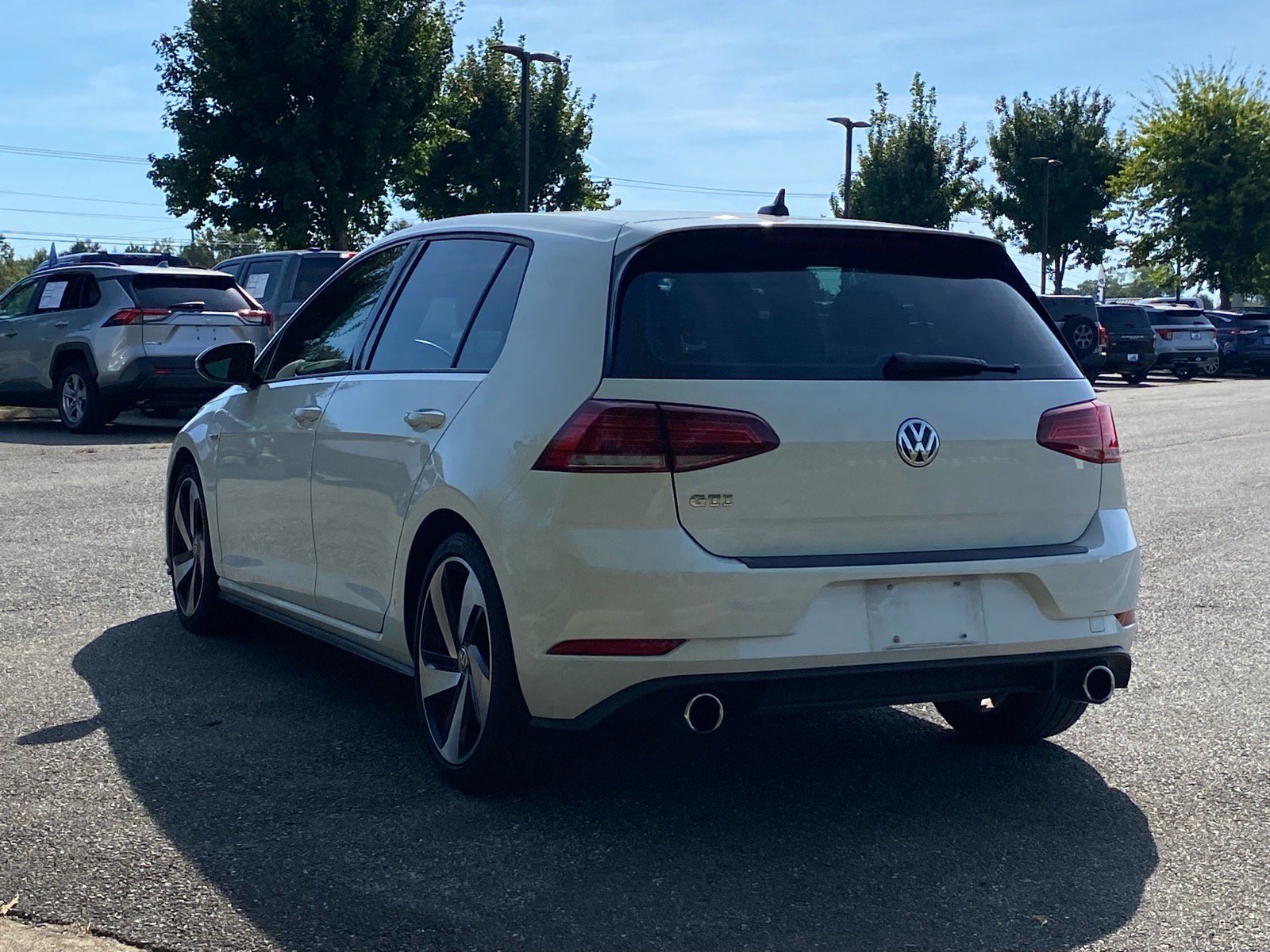 Used 2018 Volkswagen GTI SE w/ SE Leather Package FWD image 5