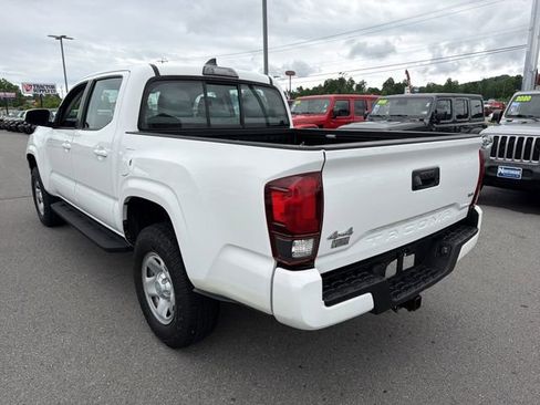 Used 2018 Toyota Tacoma SR w/ SR Convenience Package AWD/4WD image 9