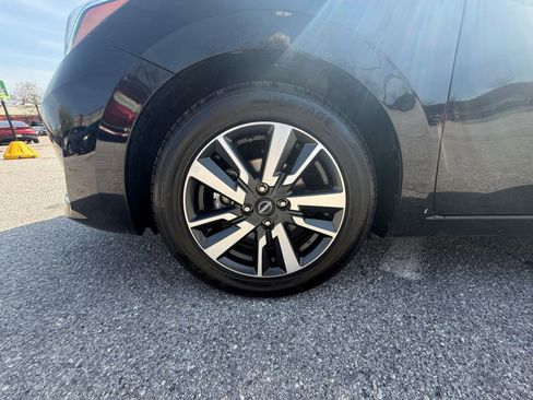 Used 2025 Nissan Versa SV image 30