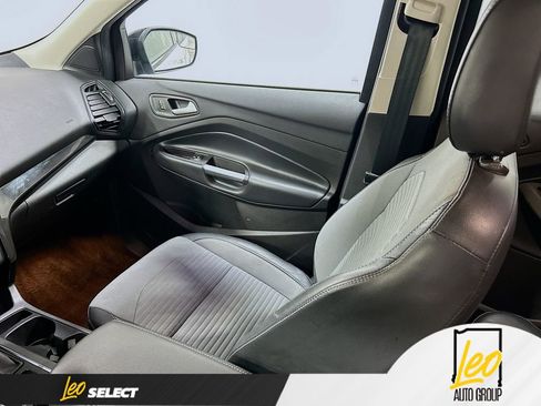 Used 2019 Ford Escape SE image 21