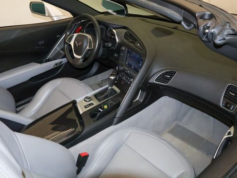 Used 2015 Chevrolet Corvette Stingray Convertible w/ 2LT Preferred Equipment Group RWD image 21