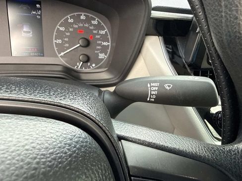 Used 2025 Toyota Corolla Cross L FWD image 34
