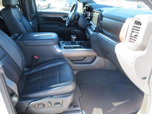 Used 2022 Chevrolet Silverado 1500 High Country image 11