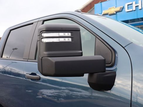 Used 2024 Chevrolet Silverado 2500 Custom w/ Custom Value Package image 2