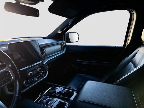 Used 2023 Ford Expedition Limited image 23