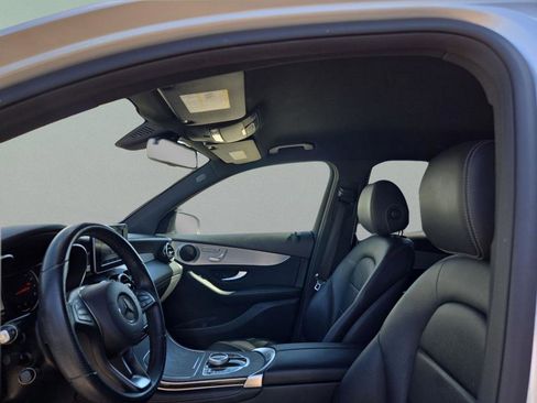 Used 2019 Mercedes-Benz GLC 300 image 32