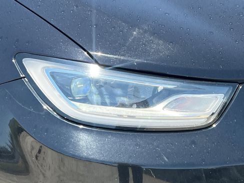 Used 2024 Chrysler Pacifica Touring-L FWD image 34