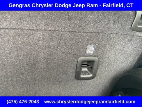 Used 2024 Jeep Wrangler Unlimited AWD/4WD image 35