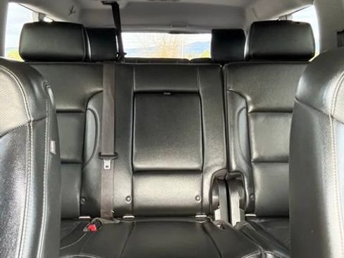 Used 2017 GMC Yukon XL SLT AWD/4WD image 35