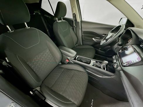 Used 2024 Nissan Kicks SV image 28