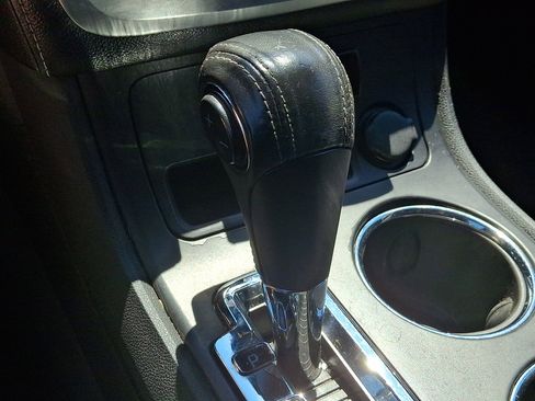 Used 2014 GMC Acadia SLE AWD/4WD image 16