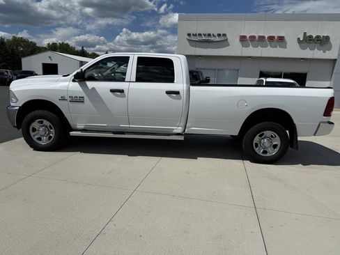 Used 2018 RAM 3500 Tradesman w/ Chrome Appearance Group AWD/4WD image 4