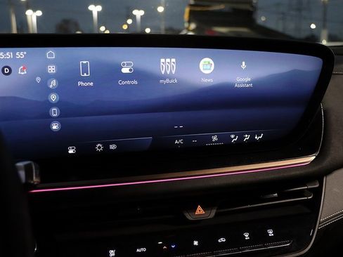 Certified 2025 Buick Envision Sport Touring image 19