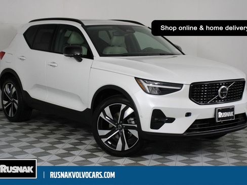 Used 2023 Volvo XC40 B5 Ultimate w/ Protection Package Premier AWD/4WD image 1