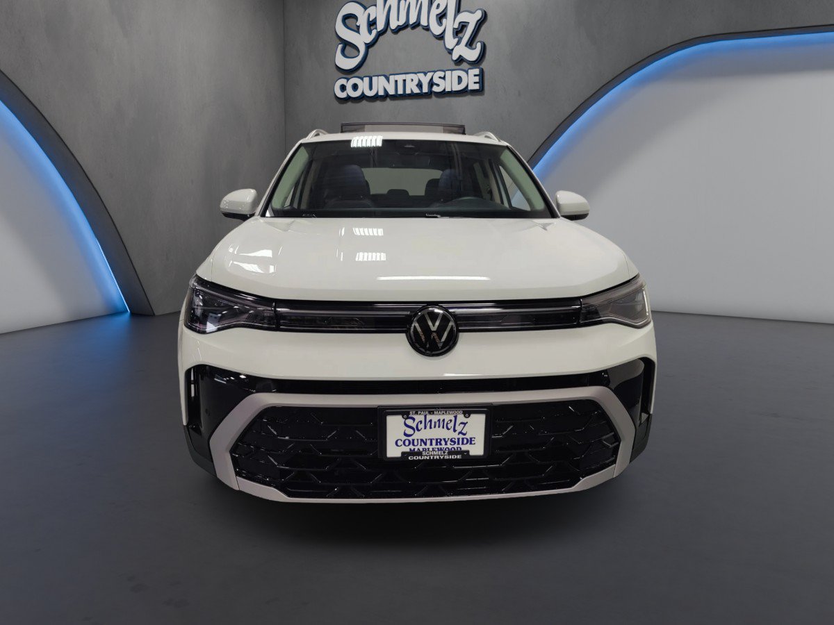 Used 2025 Volkswagen Taos SEL w/ Black Wheel Plus Package AWD/4WD image 2