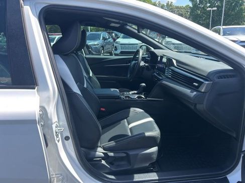 Used 2025 Toyota Camry SE w/ Convenience Package FWD image 17