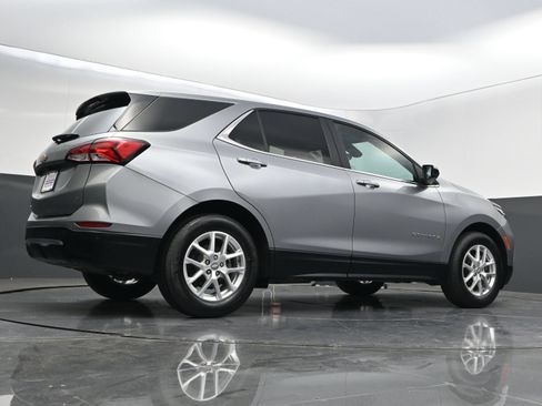 Used 2023 Chevrolet Equinox LT FWD image 42