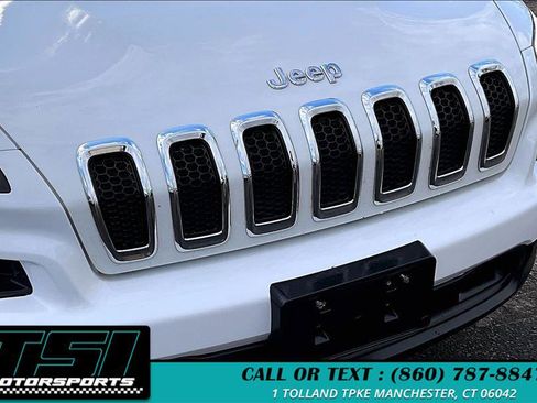 Used 2016 Jeep Cherokee Latitude w/ Cold Weather Group image 28