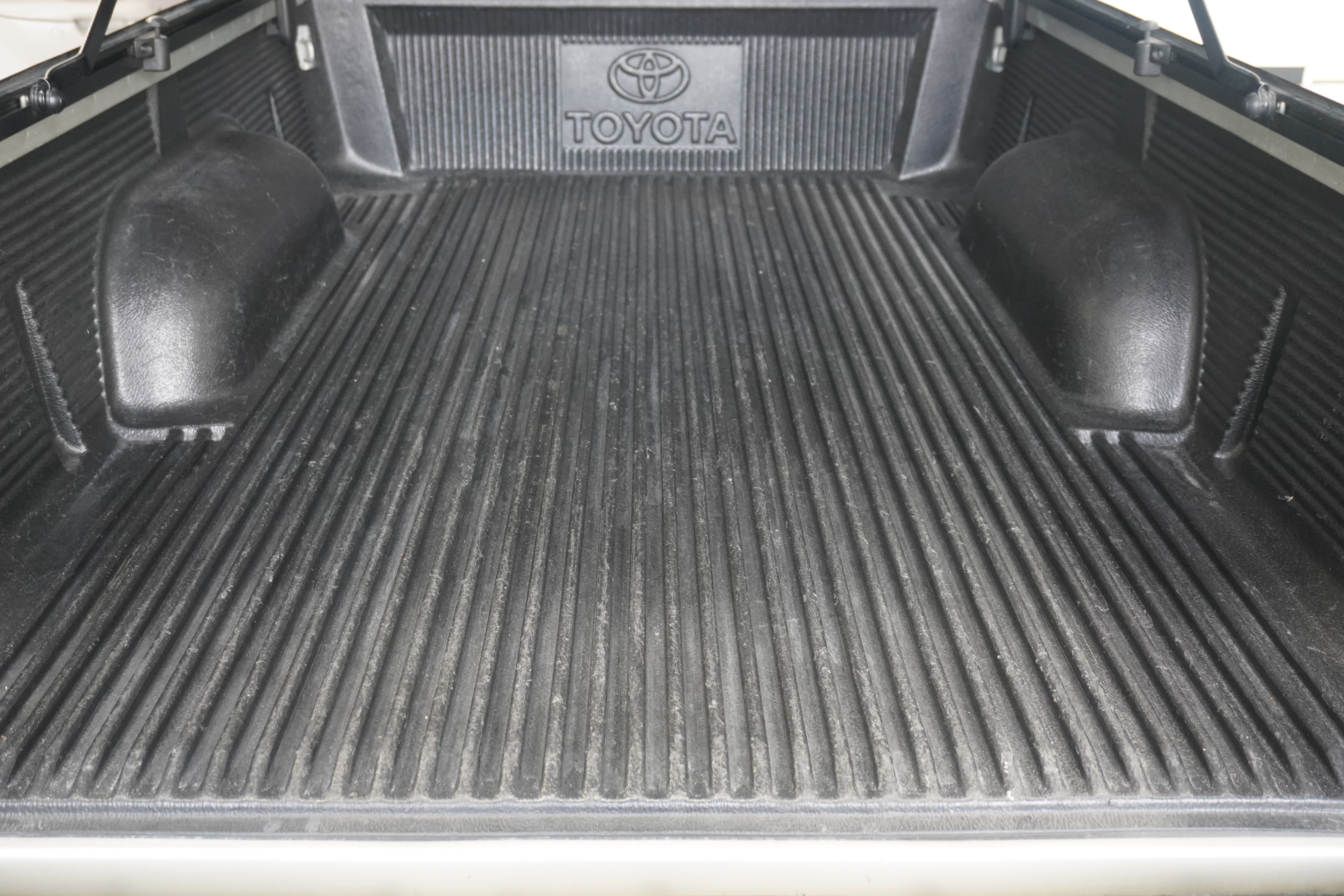 Used 2001 Toyota Tacoma 2WD Regular Cab w/ SR5 Pkg w/ Chrome Pkg image 18