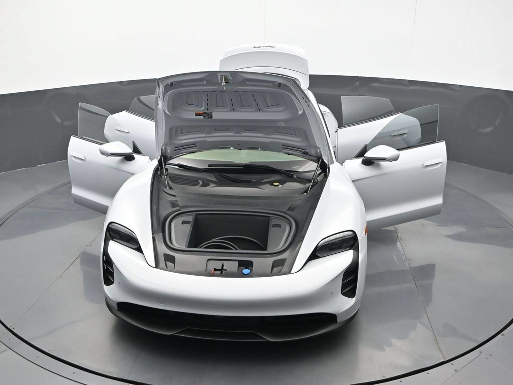 Certified 2024 Porsche Taycan GTS AWD/4WD image 31