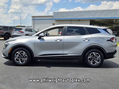 Used 2024 Kia Sportage LX FWD image 6
