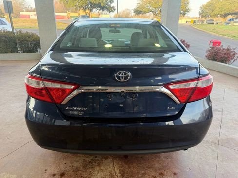 Used 2017 Toyota Camry LE FWD image 5