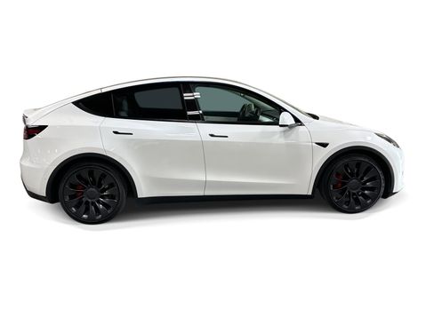 Certified 2022 Tesla Model Y Performance AWD/4WD image 7