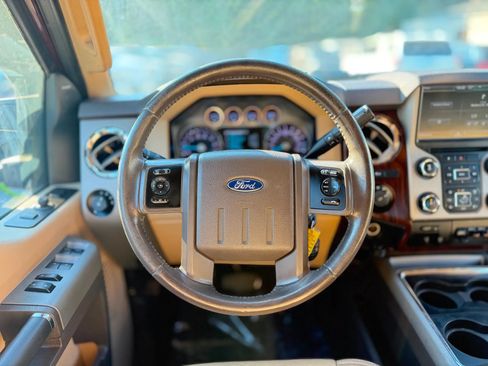 Used 2016 Ford F250 Lariat w/ Lariat Interior Package AWD/4WD image 15