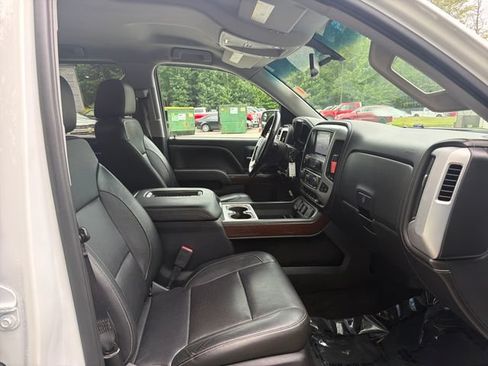 Used 2018 GMC Sierra 1500 SLT w/ SLT Preferred Package AWD/4WD image 29