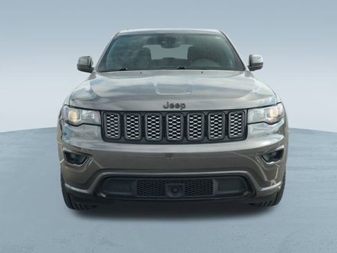 Used 2020 Jeep Grand Cherokee Altitude image 2