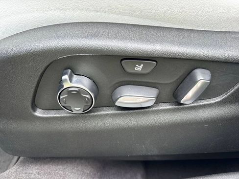 Used 2024 Cadillac XT4 Sport image 17