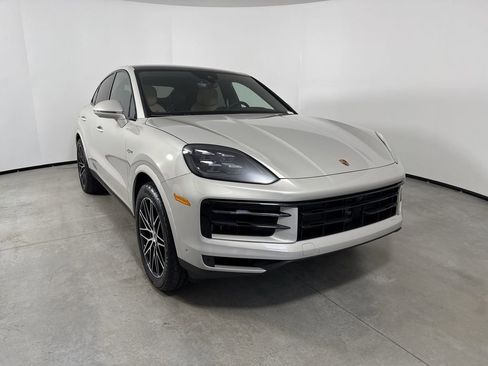 New 2026 Porsche Cayenne E-Hybrid Coupe image 9